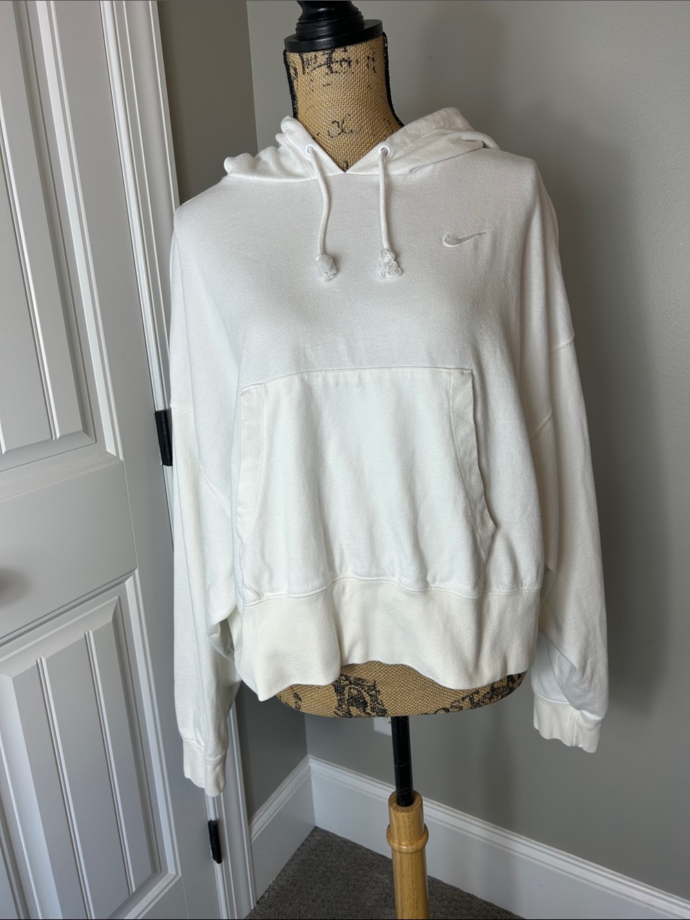 Nike Women’s Cream White hoodie Sweatshirt - Picture 1 of 7